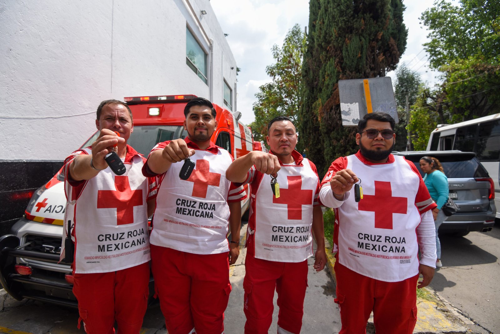 LAZOS QUE MUEVEN A.C. DONÓ 4 AMBULANCIAS EQUIPADAS A LA CRUZ ROJA MEXICANA DELEGACIÓN ATIZAPÁN.